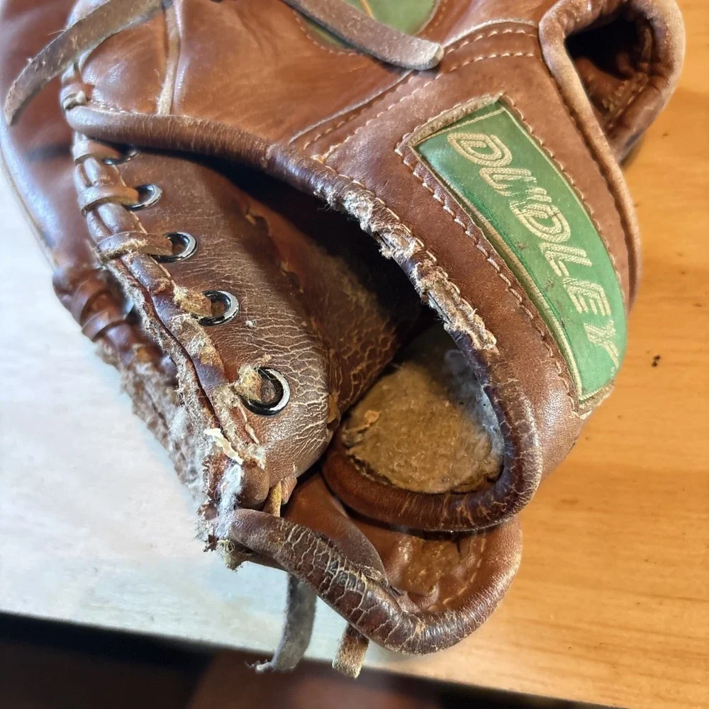 Dudley D-1000 Pro Model Baseball Softball Leather Glove Left Hand Throw